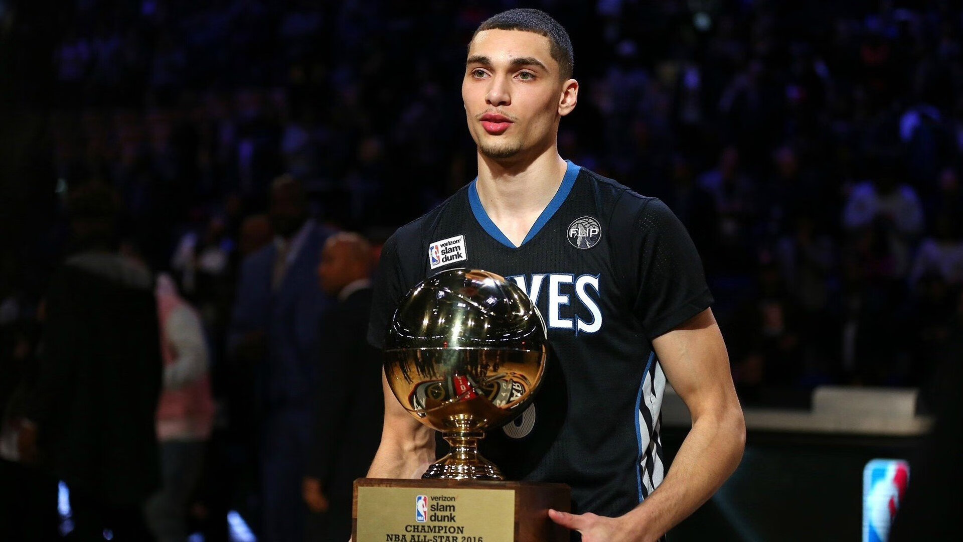 爱德华兹，大场面先生降临费城，76人淘汰黄蜂的战术密码