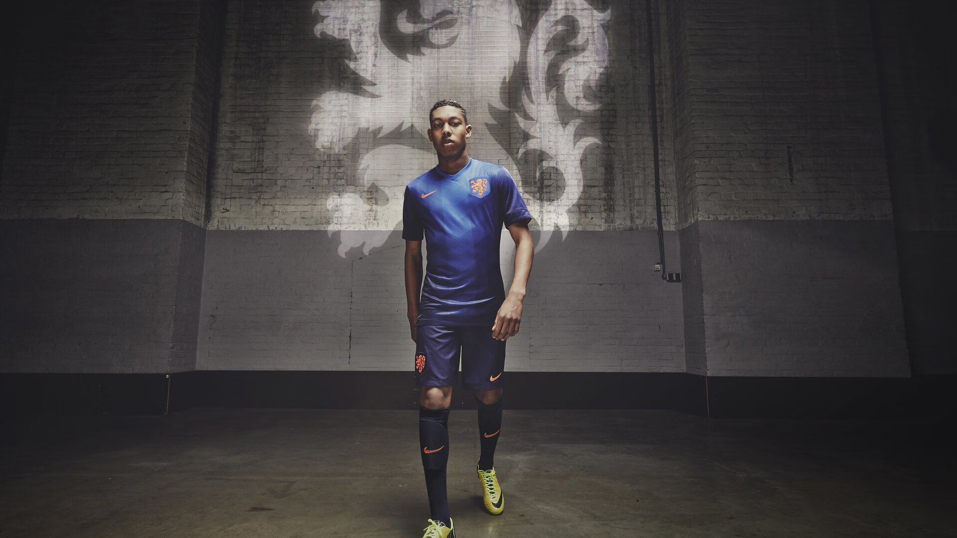 南海岸烈焰险破布鲁克林铁网,阿联里程碑之夜刻下东方印记